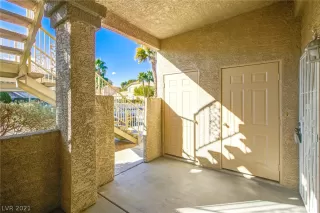 Photo #3: 2271209 Listing