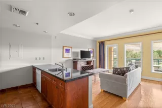 Photo #3: 2271287 Listing