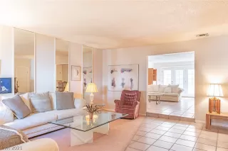 Photo #1: 2271289 Listing