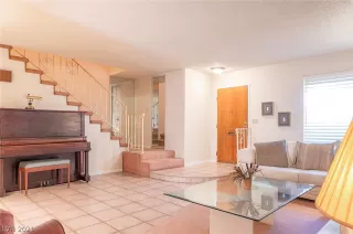 Photo #4: 2271289 Listing