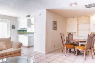 Photo #6: 2271289 Listing