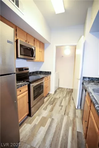 Photo #6: 2271292 Listing