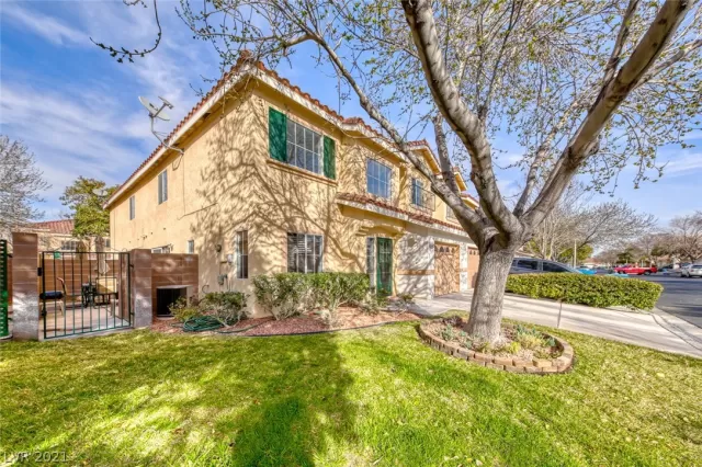 MLS: 2271329 Condo For Sale