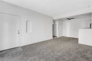 Photo #4: 2271333 Listing