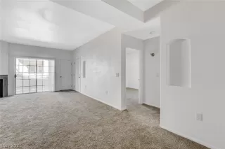 Photo #5: 2271333 Listing