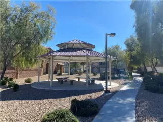 Photo #6: 2271339 Listing