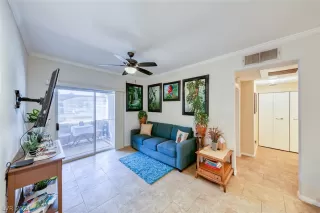 Photo #5: 2271395 Listing