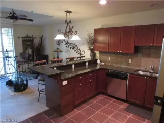 Photo #2: 2271397 Listing