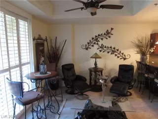 Photo #3: 2271397 Listing