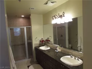 Photo #6: 2271397 Listing