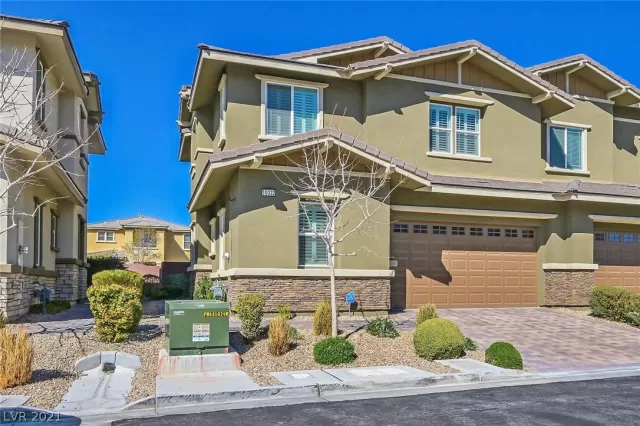 MLS: 2271400 Condo For Sale