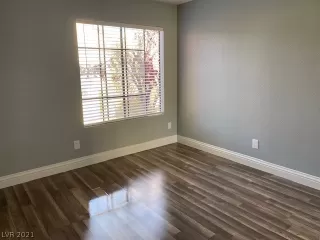 Photo #4: 2271429 Listing