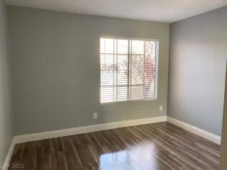 Photo #5: 2271429 Listing