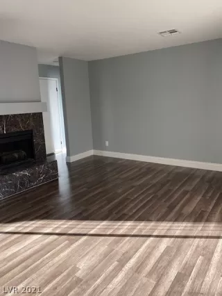 Photo #6: 2271429 Listing