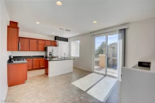 Photo #6: 2271467 Listing