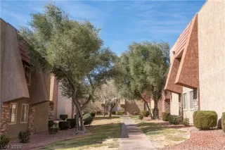 Photo #3: 2271500 Listing