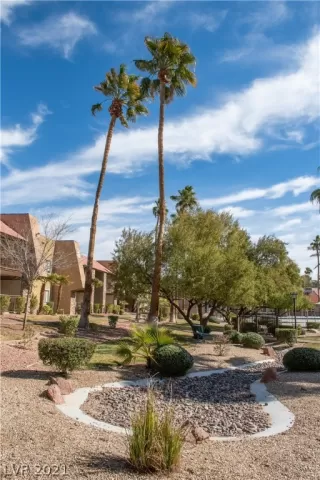 Photo #5: 2271500 Listing