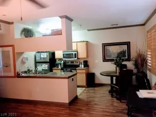 Photo #3: 2271517 Listing