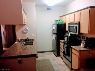 Photo #5: 2271517 Listing