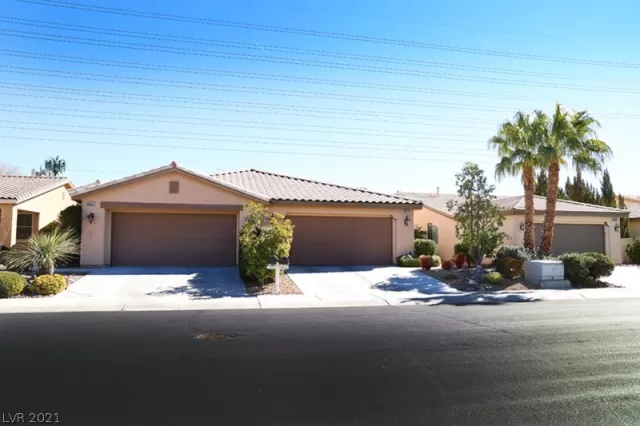 MLS: 2271555 Condo For Sale