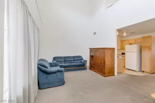 Photo #3: 2271575 Listing