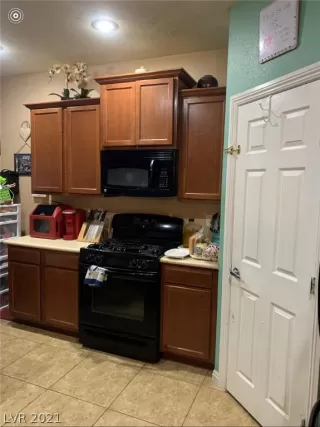 Photo #2: 2271610 Listing