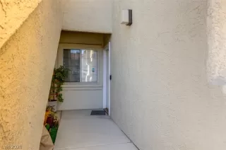 Photo #3: 2271618 Listing