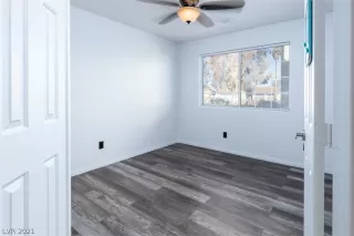 Photo #6: 2271618 Listing