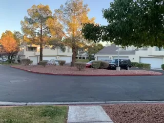 Photo #3: 2271635 Listing