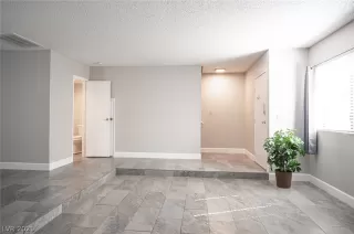 Photo #3: 2271636 Listing