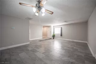 Photo #4: 2271636 Listing