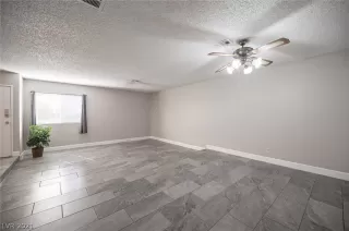 Photo #5: 2271636 Listing