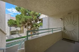 Photo #1: 2271670 Listing 