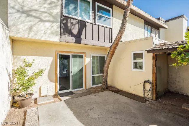 MLS: 2271671 Condo For Sale