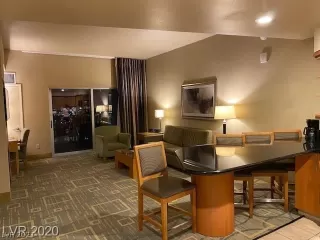 Photo #3: 2271685 Listing