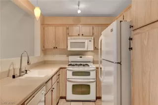 Photo #3: 2271697 Listing 