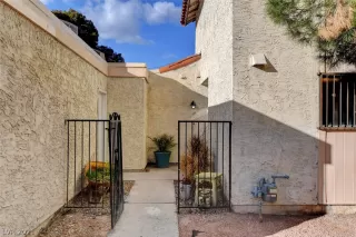 Photo #1: 2271701 Listing