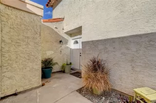 Photo #2: 2271701 Listing