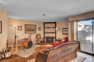 Photo #4: 2271701 Listing