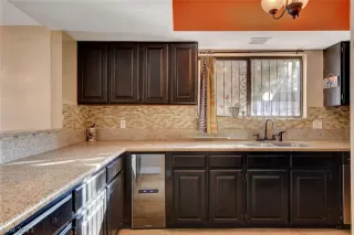 Photo #6: 2271701 Listing