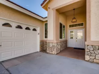 Photo #1: 2271892 Listing