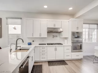 Photo #6: 2271892 Listing