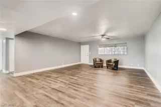 Photo #3: 2271920 Listing