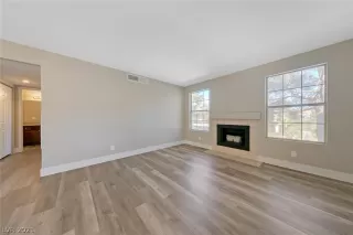 Photo #5: 2271959 Listing