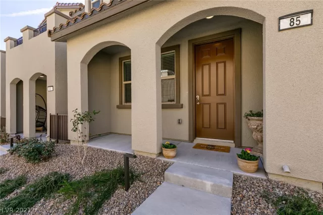 MLS: 2272000 Condo For Sale