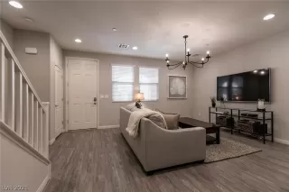 Photo #2: 2272000 Listing