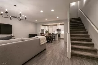 Photo #3: 2272000 Listing