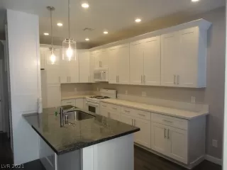 Photo #3: 2272006 Listing 