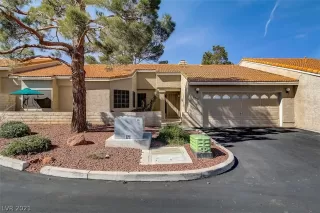 Photo #1: 2272039 Listing