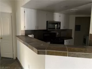 Photo #3: 2272057 Listing